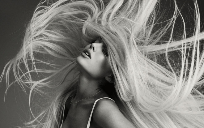 2 cuộc tình và 1 album ầm ĩ: xin giới thiệu Ariana Grande - 'Người phụ nữ của năm' Ảnh 2