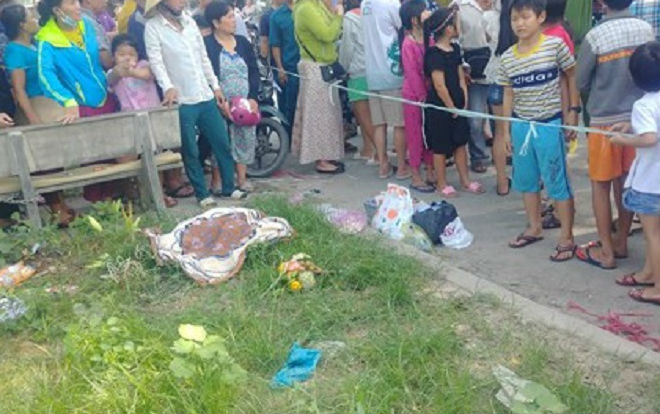 Công an Bình Dương thông tin chính thức vụ thi thể bé sơ sinh còn nguyên dây rốn, miệng bị nhét giấy bên đường Ảnh 2