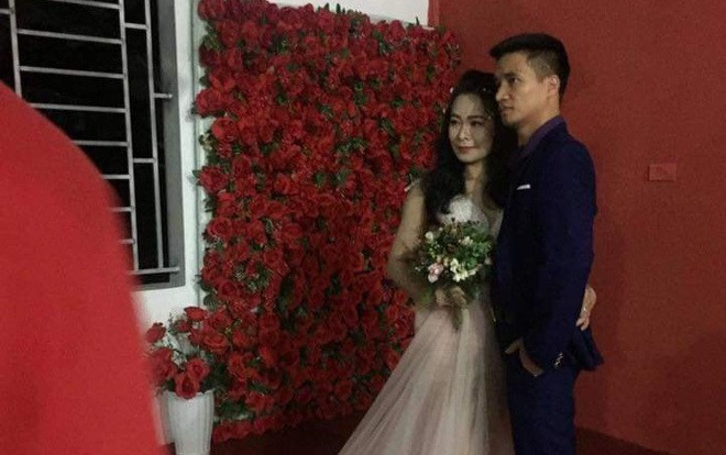 Xôn xao thông tin hiện tượng mạng Lệ Rơi bất ngờ lấy vợ hơn tuổi? Ảnh 2