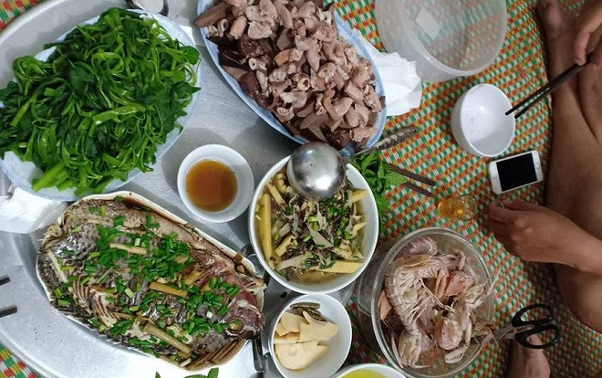 Khoe mâm cơm ngon lành nhưng mẹ trẻ than trời vì 'khéo quá cũng là cái tội', chị em lại xuýt xoa ghen tị Ảnh 2