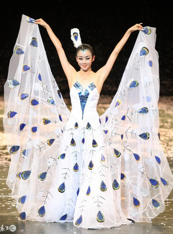 20 năm không ăn dù chỉ một hạt cơm, tuổi 62 'Thiên nga Trung Quốc' vẫn trẻ như gái đôi mươi Ảnh 7