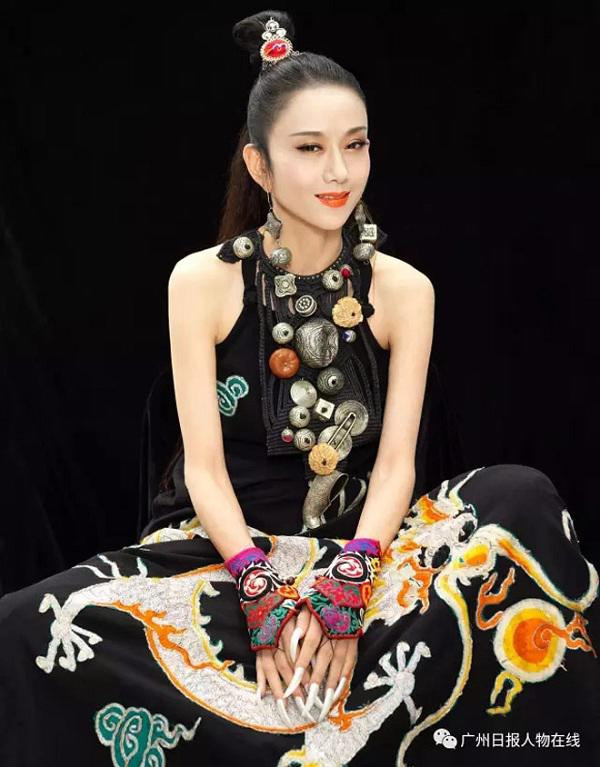 20 năm không ăn dù chỉ một hạt cơm, tuổi 62 'Thiên nga Trung Quốc' vẫn trẻ như gái đôi mươi Ảnh 3