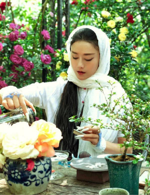 20 năm không ăn dù chỉ một hạt cơm, tuổi 62 'Thiên nga Trung Quốc' vẫn trẻ như gái đôi mươi Ảnh 11