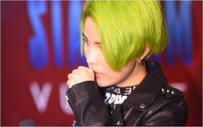 Ít phút trước khi sân khấu concert sáng đèn: Vũ Cát Tường gây choáng với màu tóc không-thể-nổi-hơn Ảnh 2