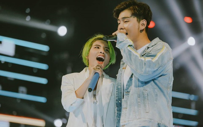 Du lịch Việt Nam đúng dịp 'Stardom' concert, soái ca Malaysia được Vũ Cát Tường mời hẳn lên sân khấu hoà giọng Ảnh 2