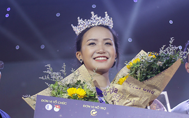 Trả lời câu hỏi về phụ nữ '3 N' quá xuất sắc, nữ sinh Ninh Bình đăng quang hoa khôi ĐH Luật Ảnh 2