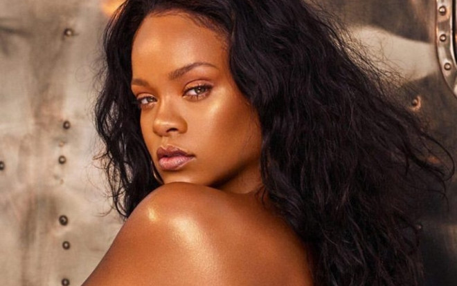 Lần nào cũng thông báo 'rầm rộ' nhưng sao mãi vẫn chưa thấy single nào ra mắt vậy Rihanna ơi? Ảnh 2