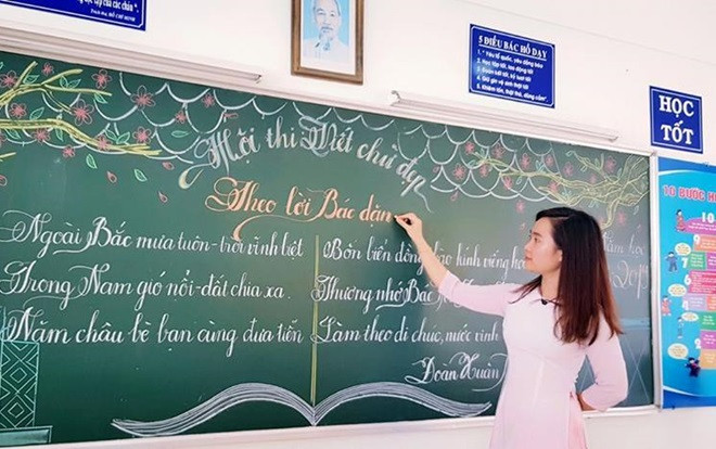 Cơn sốt viết chữ đẹp đã 'lan' từ Quảng Trị vào Vũng Tàu: Xuất hiện thêm 16 cô giáo có nét bút đẹp 'xuất thần' Ảnh 2