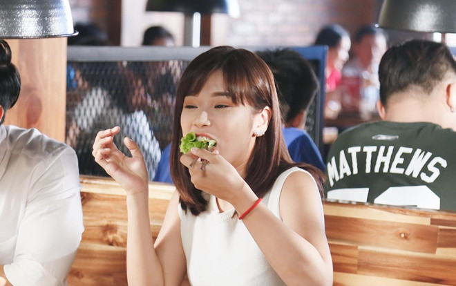 Quen được bạn gái có sở thích 'ăn cả thế giới' mọi thứ đều qui ra đồ ăn như thế này là hạnh phúc của chàng trai Ảnh 2