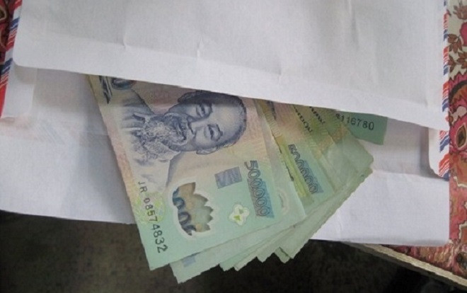 Bận không thể đi đám cưới, anh chàng bị chú rể đeo bám 'đòi tiền mừng' và chốt hạ nhắn luôn số tài khoản nhắc chuyển tiền Ảnh 2