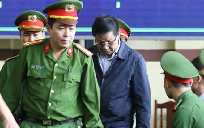 Xét xử vụ án đánh bạc nghìn tỉ ở Phú Thọ: Ông Phan Văn Vĩnh phải nhờ đến sự chăm sóc y tế Ảnh 2