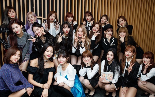 IZ*ONE lần đầu chia sẻ về sự phấn khích của họ khi gặp tiền bối Twice! Ảnh 2