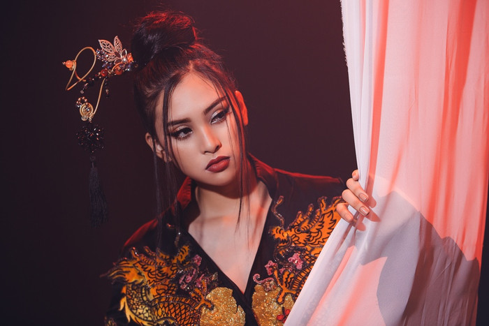 Tưởng chừng sẽ 'flop' khi hát Lạc trôi, Tiểu Vy xuất sắc lọt vào vòng 2 phần thi tài năng Miss World 2018