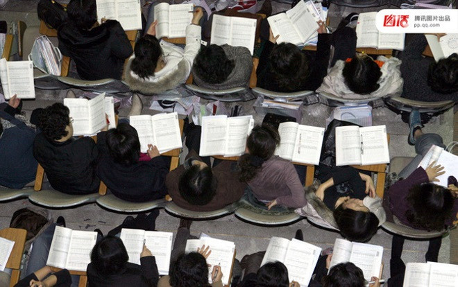 Những hình ảnh khắc nghiệt nhất về kỳ thi Đại học ở Hàn Quốc Ảnh 2