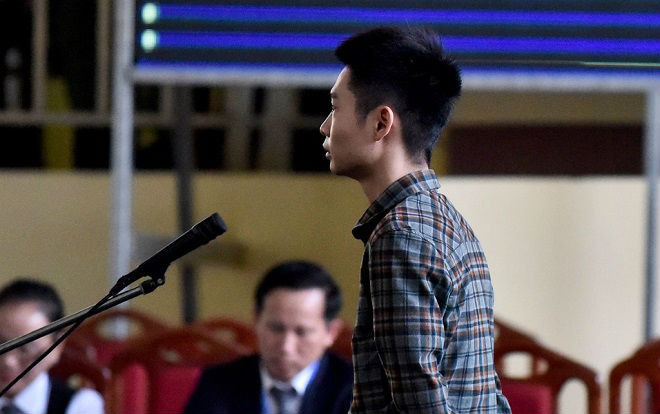 Xét xử vụ đánh bạc nghìn tỷ ở Phú Thọ: Cả hội trường bật cười khi nghe nickname chơi bạc của các bị cáo Ảnh 2