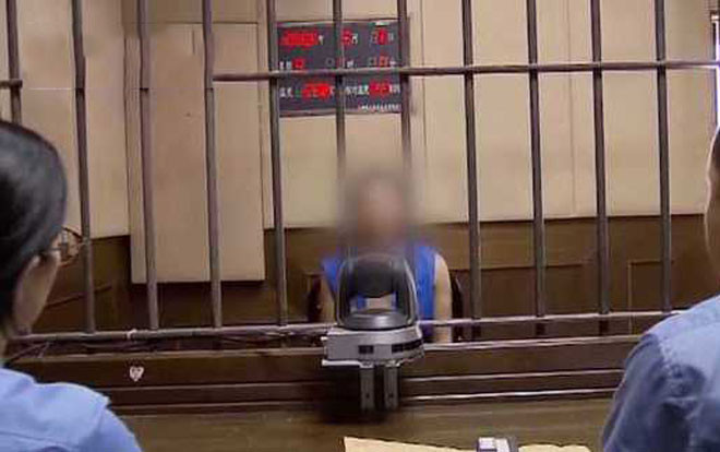 Bị 'đá', chàng trai 27 tuổi dọa tung ảnh khỏa thân người yêu 54 tuổi và cái kết đắng Ảnh 2