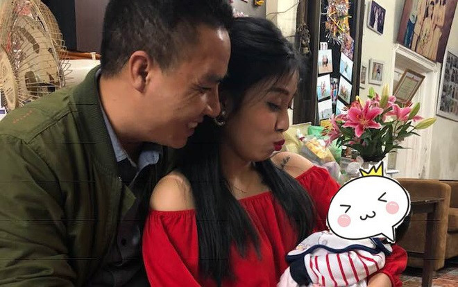 Hôn phu của MC Hoàng Linh đăng ảnh tình cảm giữa tâm bão chia tay, bày tỏ ý muốn sinh thêm một cô con gái Ảnh 2