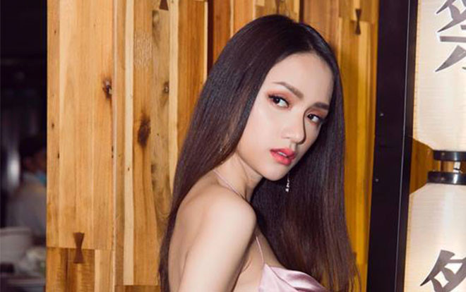 Clip: Đang livestream ăn mừng MV, Hương Giang bỗng 'nổi cơn tam bành' vì (lại) phát hiện… bạn thân 'đánh lẻ' Ảnh 2