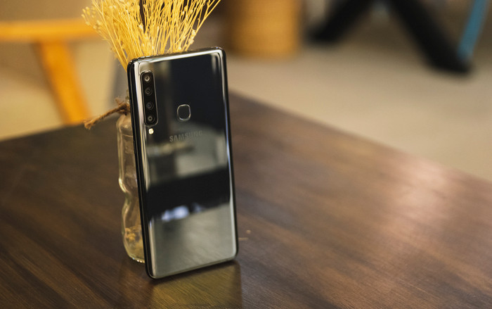 Trải nghiệm Samsung Galaxy A9 (2018): Ngoài cụm 4 camera sau còn có nhiều điều hay ho! Ảnh 2