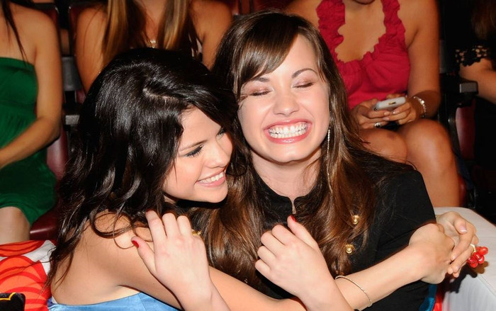 Demi Lovato chính thức unfollow Selena Gomez: Kết thúc tình bạn đẹp một thời từ Disney Ảnh 2