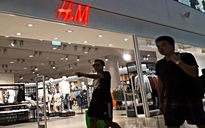 Thái Lan bắt giữ 4 người Việt tình nghi lấy cắp quần áo hàng hiệu Ảnh 2