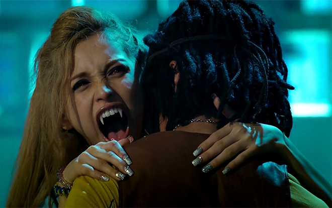 Nghĩ mình là ma cà rồng, cô gái cầm dao đâm bạn trai để 'tiêu diệt ma sói' Ảnh 2