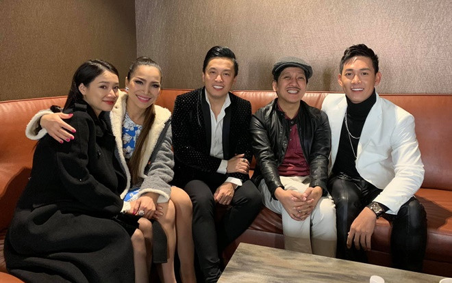 Mặc kệ tin đồn mang thai, Nhã Phương xinh đẹp trong chuyến lưu diễn cùng Trường Giang tại Mỹ Ảnh 2