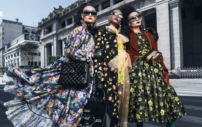 Dàn chân dài tung tăng 'náo loạn', 'quậy tưng' đường phố Sài Gòn Ảnh 2