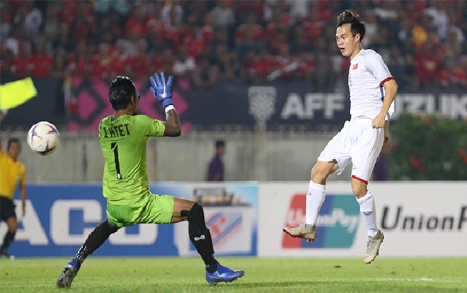 Trọng tài 'mơ ngủ', Văn Toàn bị cướp bàn thắng định đoạt số phận trận đấu! Ảnh 2