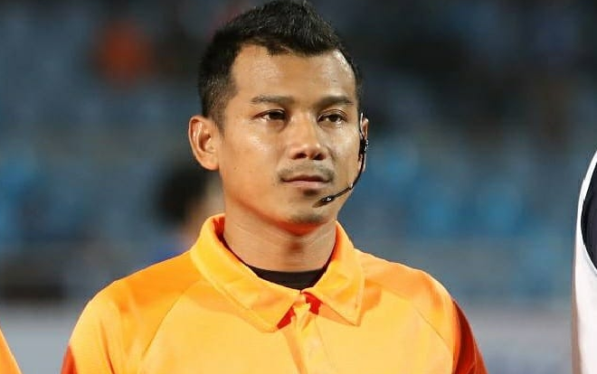 Chân dung trọng tài biên người Thái Lan bắt việt vị Văn Toàn Ảnh 2