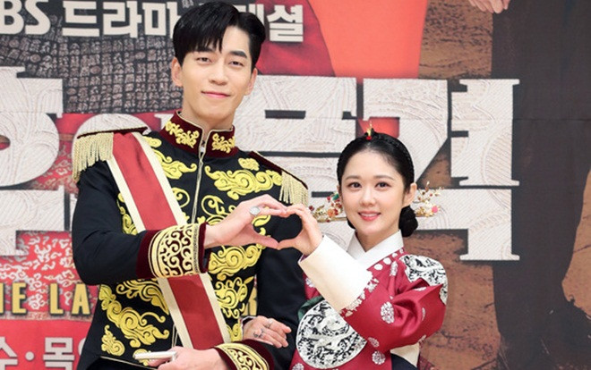 Họp báo 'The Last Empress': Sau khi xem 'Vì sao đưa anh tới', Jang Nara nghĩ Shin Sung Rok là người xấu ở ngoài đời Ảnh 2