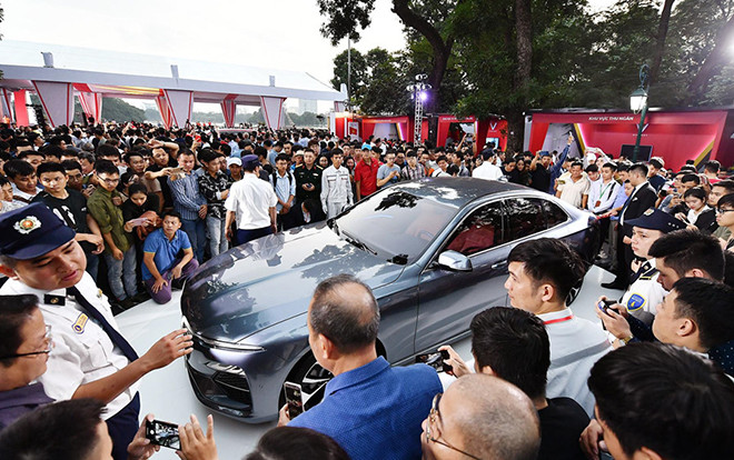 Đón nhiều khen chê trái chiều, VinFast vẫn 'chốt' hơn 2.000 đơn đặt xe trong hai ngày giới thiệu đầu tiên Ảnh 2