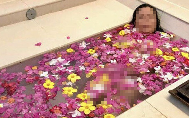 Nữ hiệu trưởng tự đăng ảnh nhạy cảm của mình lên MXH vì… lỡ tay Ảnh 2