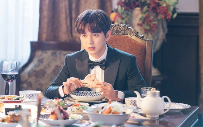 'My Strange Hero': 'Em trai quốc dân' Yoo Seung Ho hành nghề giả danh với ngoại hình đẹp nao lòng Ảnh 2