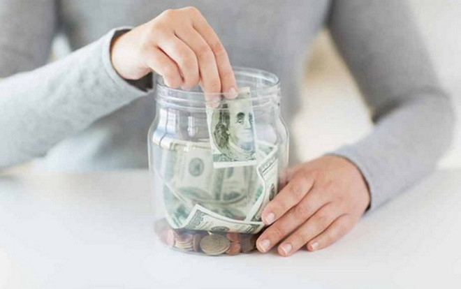 Tiêu tiền vào đâu sẽ quyết định cuộc đời bạn: Ăn uống chơi bời tốn 2 triệu thấy rẻ, mua cuốn sách 200 nghìn lại chê đắt Ảnh 2