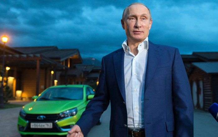 15 xế hộp khủng Tổng thống Nga Vladimir Putin từng cầm lái Ảnh 2