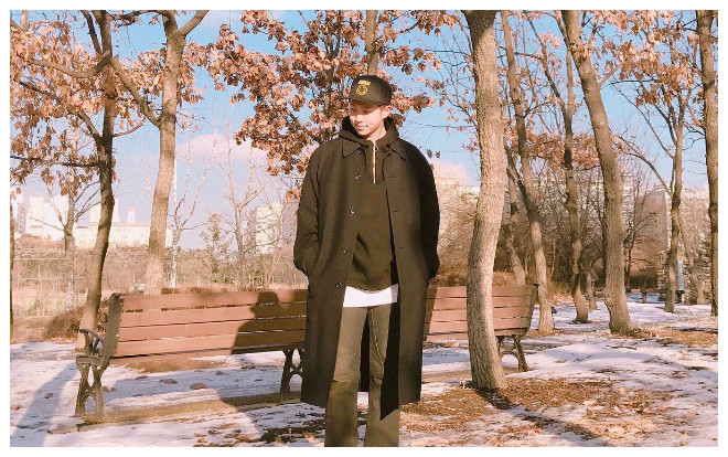 RM (BTS) có khi yêu chiếc áo này còn hơn bạn gái ý chứ! Ảnh 2