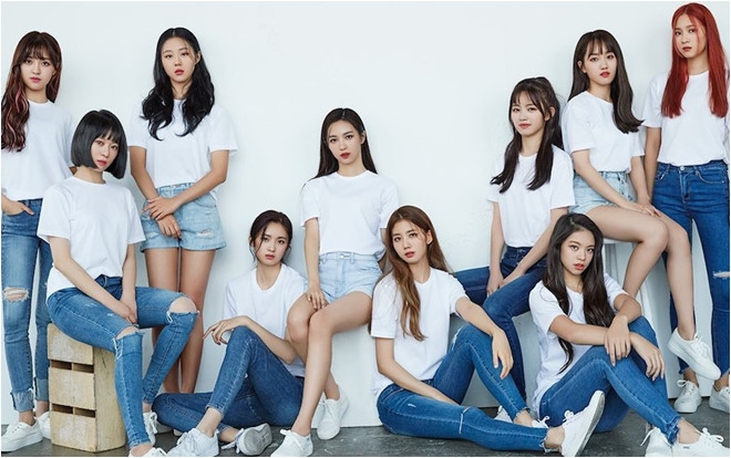 'Điểm mặt chỉ tên' đủ 10 thành viên trong girlgroup 'nữ thần thế hệ mới' nhà FNC Ảnh 2
