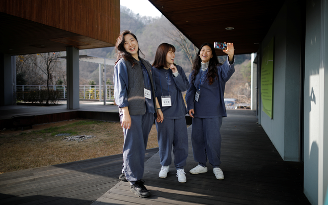 Dịch vụ siêu lạ tại Hàn Quốc: Khi con người ta trả tiền triệu để được… đi tù Ảnh 2