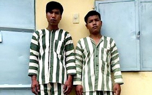 Bắt khẩn cấp 2 tên 'yêu râu xanh' ép bé gái vào chòi vắng dở trò đồi bại Ảnh 2