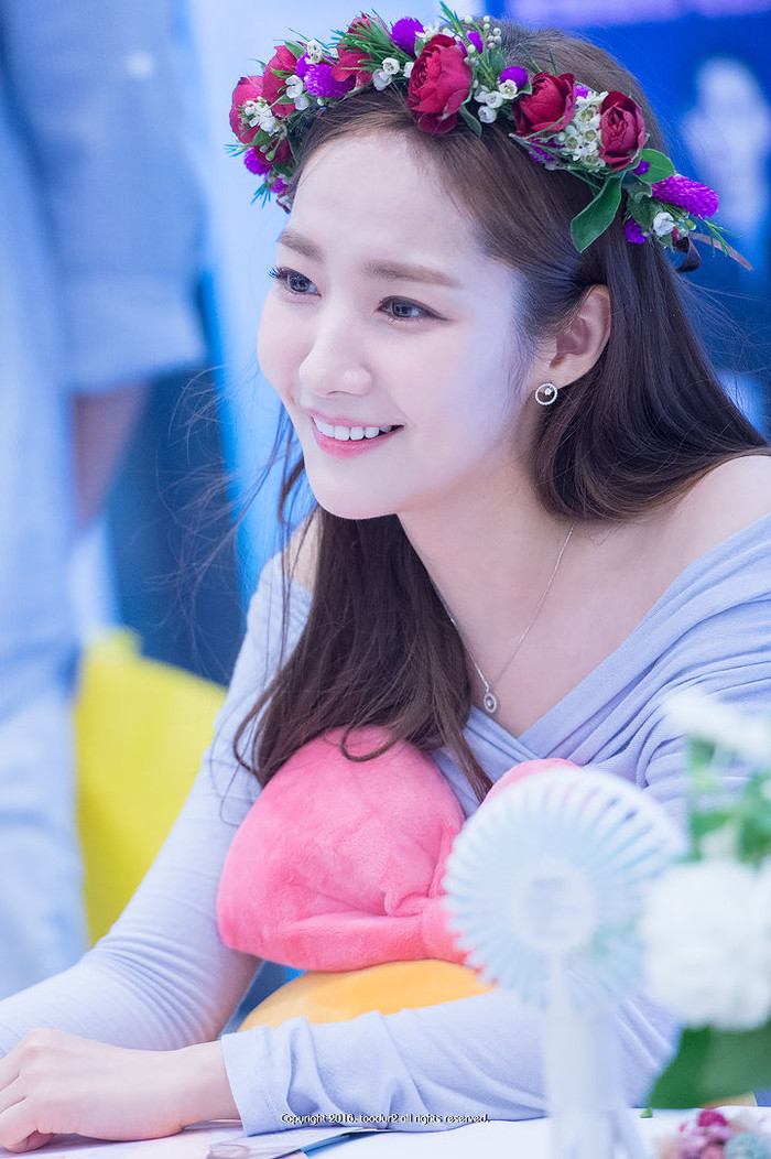 Park Min Young cùng Lý Dịch Phong, Đặng Luân và Dương Mịch tham dự 'COSMO Mỹ Lệ Thịnh Điển' Ảnh 3