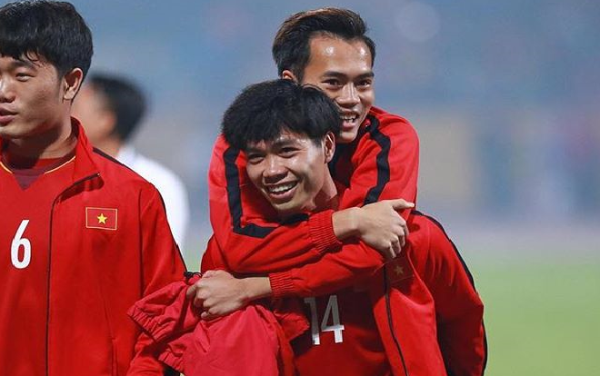 Những cặp đôi đáng yêu của ĐTVN được fan nhiệt tình cổ vũ về một nhà Ảnh 2