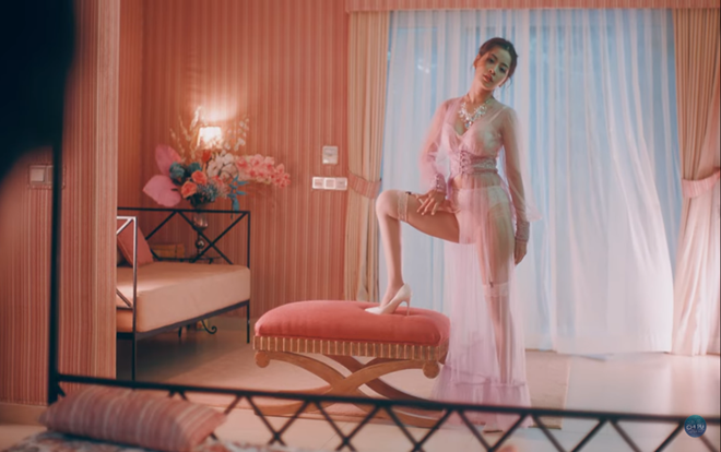 Liệu Chi Pu có đang ‘nêm nếm’ quá tay cho ‘chiếc’ MV mới toanh của mình? Ảnh 2