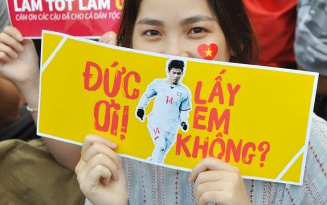 Chuyện tình kỳ lạ giữa nàng hoa hậu và sao trẻ ĐTVN lấy suất Văn Quyết Ảnh 2