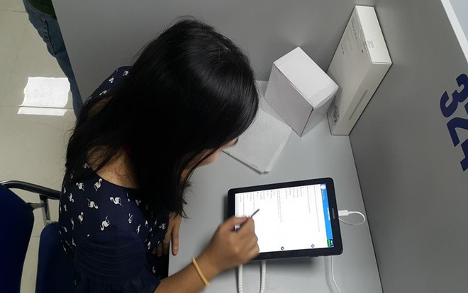 Không còn nữa cái thời giấy trắng mực đen, trường đại học đầu tiên tại Việt Nam tổ chức thi qua video clip Ảnh 2