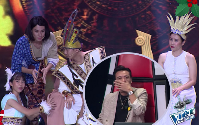 Khoảnh khắc Soobin 'cười rụng rốn' khi thưởng thức minishow team nhà Giang - Hồ Ảnh 2