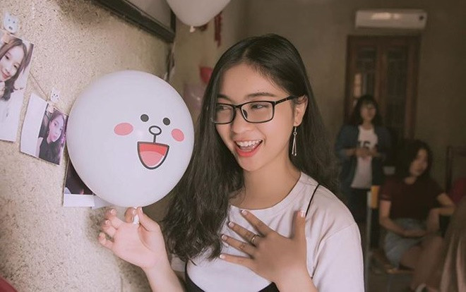 Cận cảnh những cô bạn gái của sao ĐTVN thích 'khoe' ảnh nóng bỏng Ảnh 2