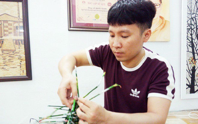 Từ bao mì gói, thầy giáo sáng tạo ra sản phẩm kỷ lục Việt Nam Ảnh 2