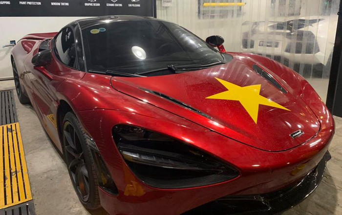 Siêu phẩm McLaren 720S đỏ được chủ nhân dán sao vàng để cổ vũ cho đội tuyển Việt Nam Ảnh 2