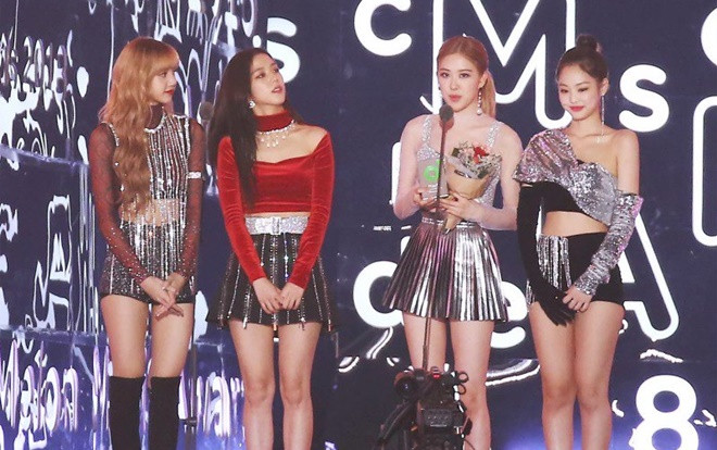 BlackPink giành 'Best Dances' tại MMA 2018, Knet phản ứng: 'Không phải cúp này của TWICE à?' Ảnh 2